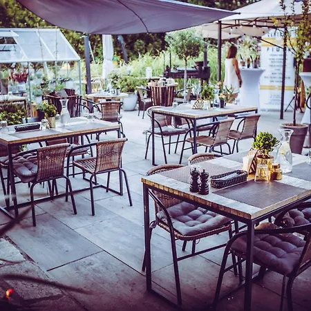 Bed & Breakfast Sarbinowska 3*